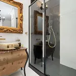 Daire Exclusive Riverfront With Ac & Parking In By Renters *