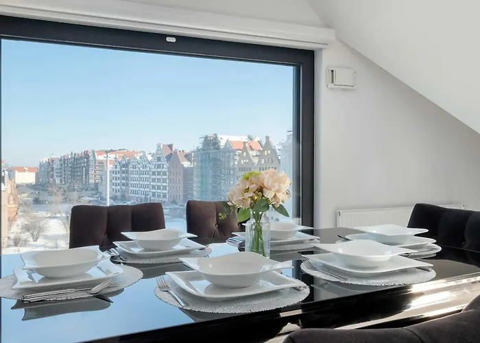 Apartment Large Air Conditioned By The River In With Parking And Desk By Renters *