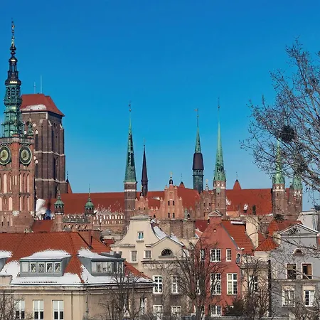 Large Air Conditioned By The River In With Parking And Desk By Renters