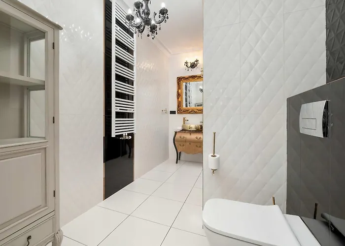 Large Air Conditioned By The River In With Parking And Desk By Renters