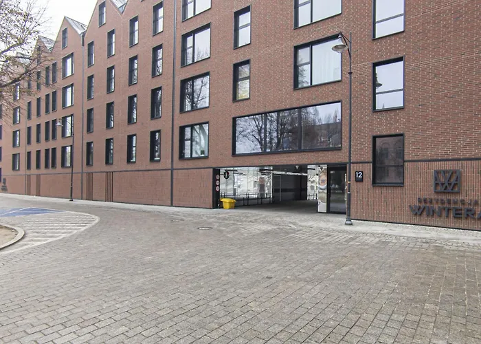 Large Air Conditioned By The River In With Parking And Desk By Renters * Gdaňsk